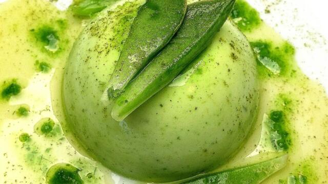 Hojas de coco y Cardamom Leaves, panna cotta, Majii Leaves en jarabe de cardamomo