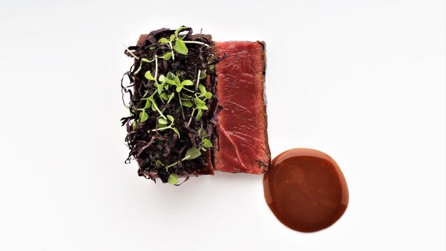 Fried beef with pepper sauce and shiso