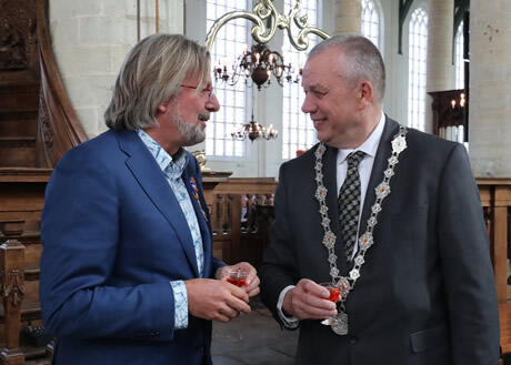 Rob Baan gedecoreerd als Officier in de Orde van Oranje Nassau