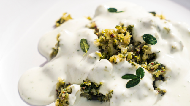 Broccoli tartare with Sansho Leaves aioli