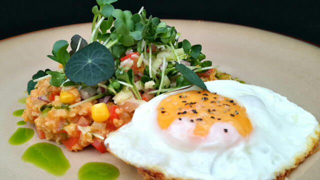 Savory oatmeal with fried eggs