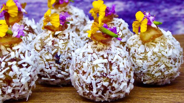 Dates, almond and coconut bonbons