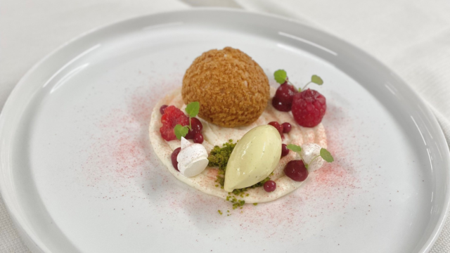 Craquelin dough, honey cream, raspberry gel