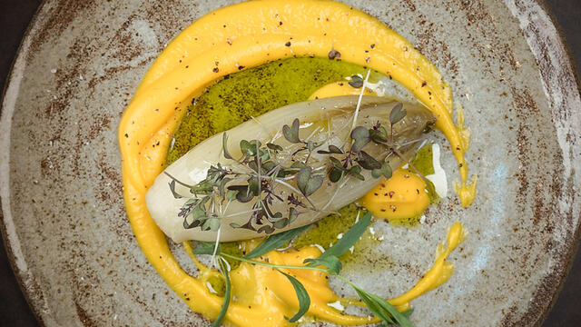 Ground chicory cooked in a broth of orange, pine cone, liquorice, tarragon and cloves