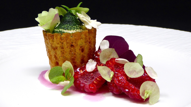 Raspberries and Liquorice cream croustade