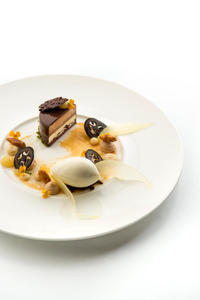 Tanariva pear tart with Anise Blossom