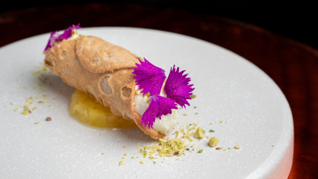 Cannoli with white chocolate, pineapple, pistachio and Fivola Blossom