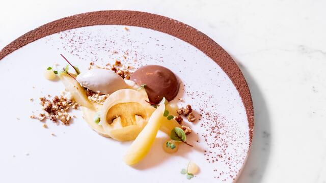Caramelcrème, champignonijs, chocolade-espuma, Vene Cress, BroccoCress