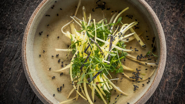 Yellow carrot and chervil salad with nori, sesame and ice tea