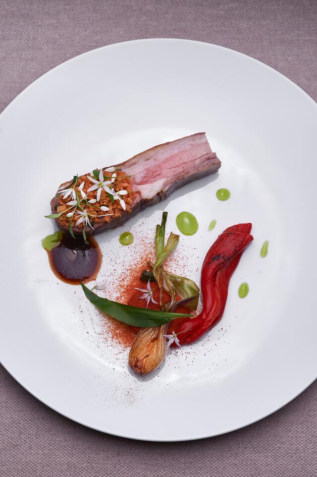 Sisteron lamb, red onion, sobrasada, natural gravy with udu pepper, Ghoa Cress