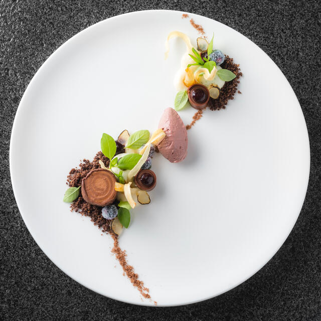 Manjari, cassis, salsify, Limon Cress