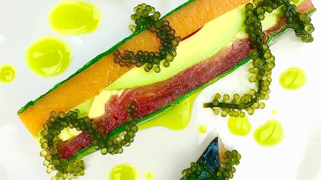 Geperste groente terrine en gezouten verse makreel