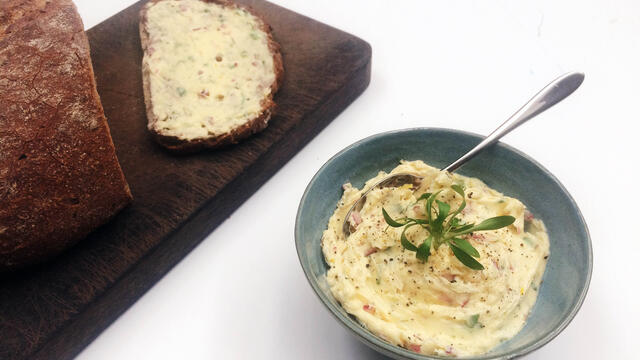Garlic Butter with Ghoa Cress