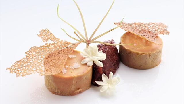 Foie gras au torchon met vijgen, Jasmine Blossom en Aikiba Leaves