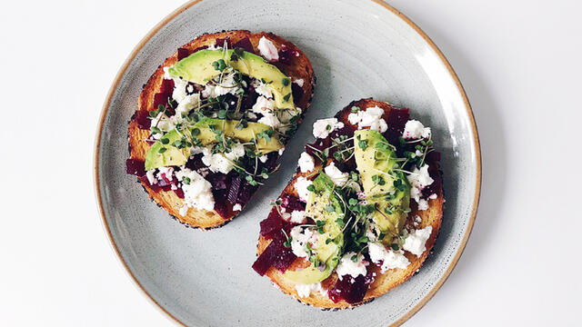 Toast with beetroot, feta & RucolaCress
