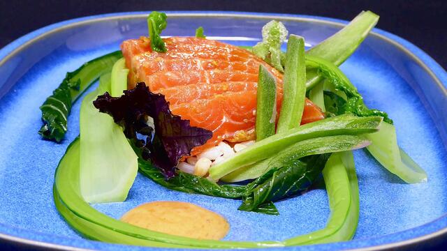 Gemarineerde zalm en Choi Sum