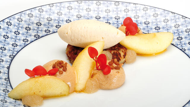 French toast from Frisian sugar bread with Schone van Boskoop apples