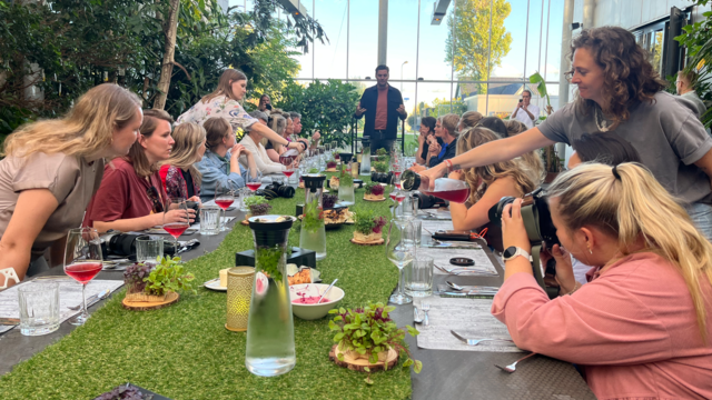 Instameet: Influencers en contentmakers bezoeken Westland