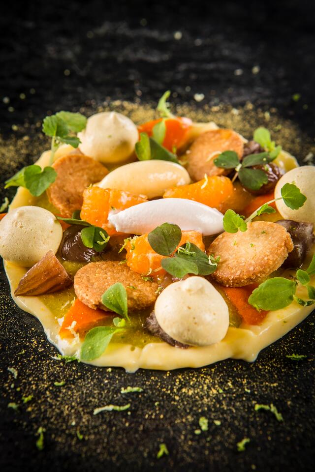 Cake, chestnut, clementine, wood sorrel, Limon Cress, Atsina Cress