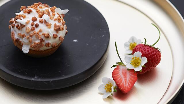 Gariguette strawberry, jasmine, puffed buckwheat and almond